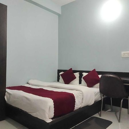 Hotel O Home Aditya Inn Suits Homestay Ayodhya Buitenkant foto