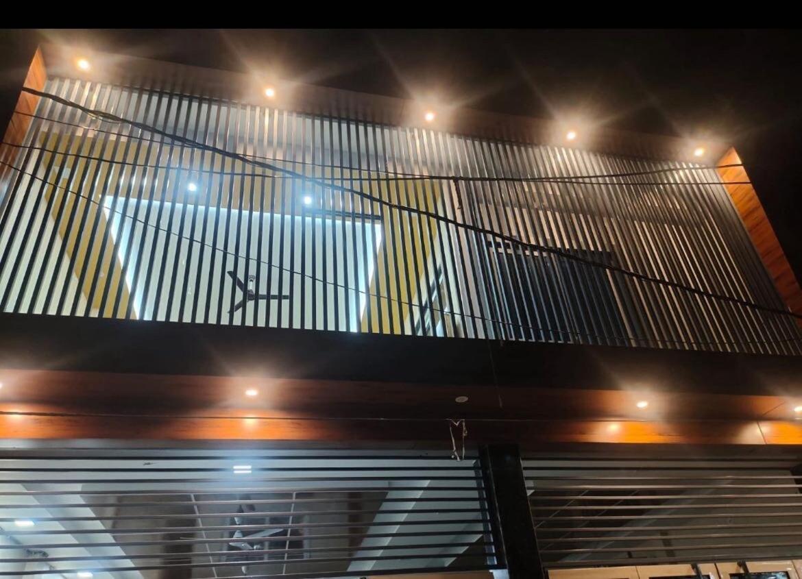Hotel O Home Aditya Inn Suits Homestay Ayodhya Buitenkant foto