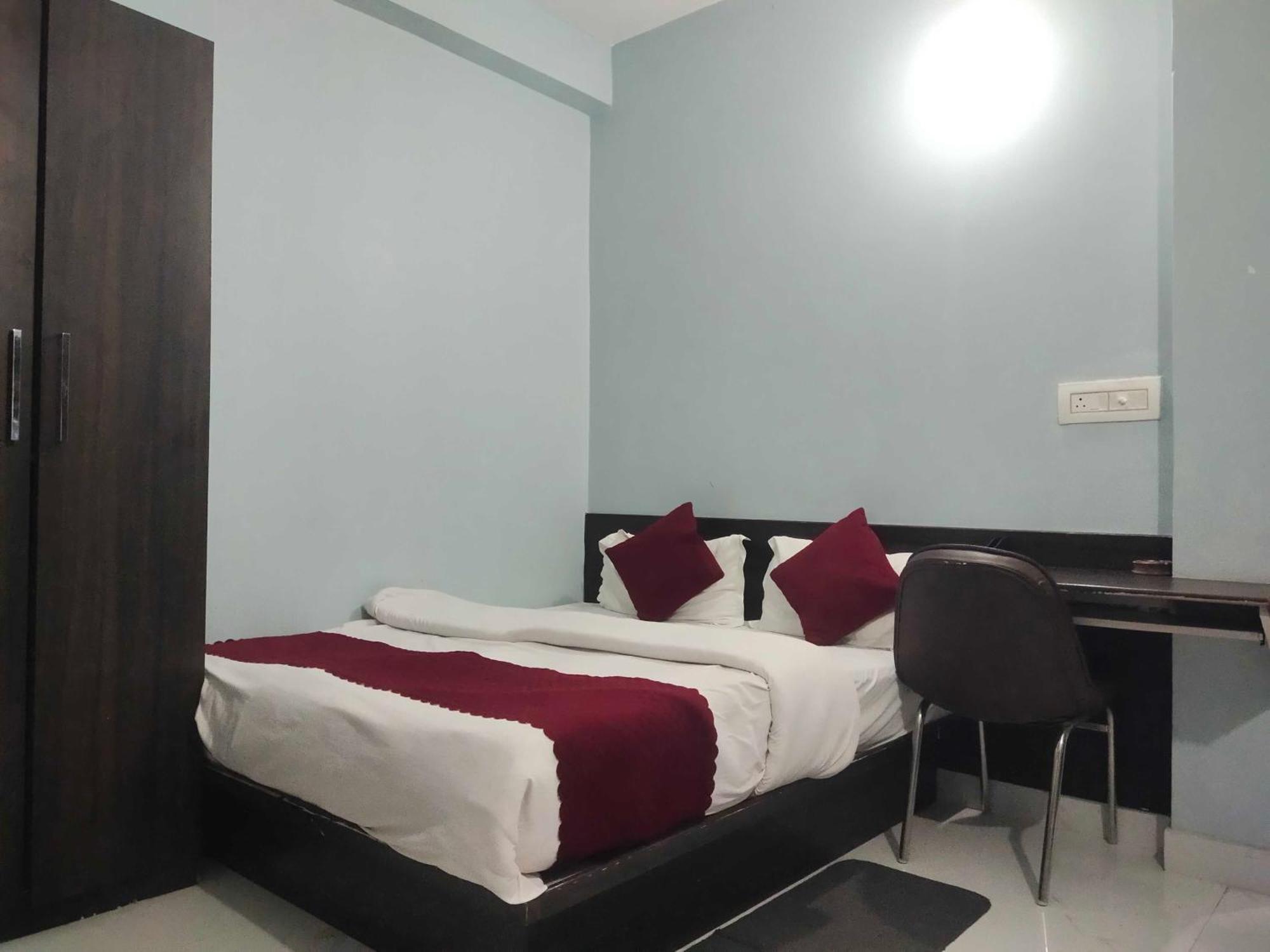 Hotel O Home Aditya Inn Suits Homestay Ayodhya Buitenkant foto