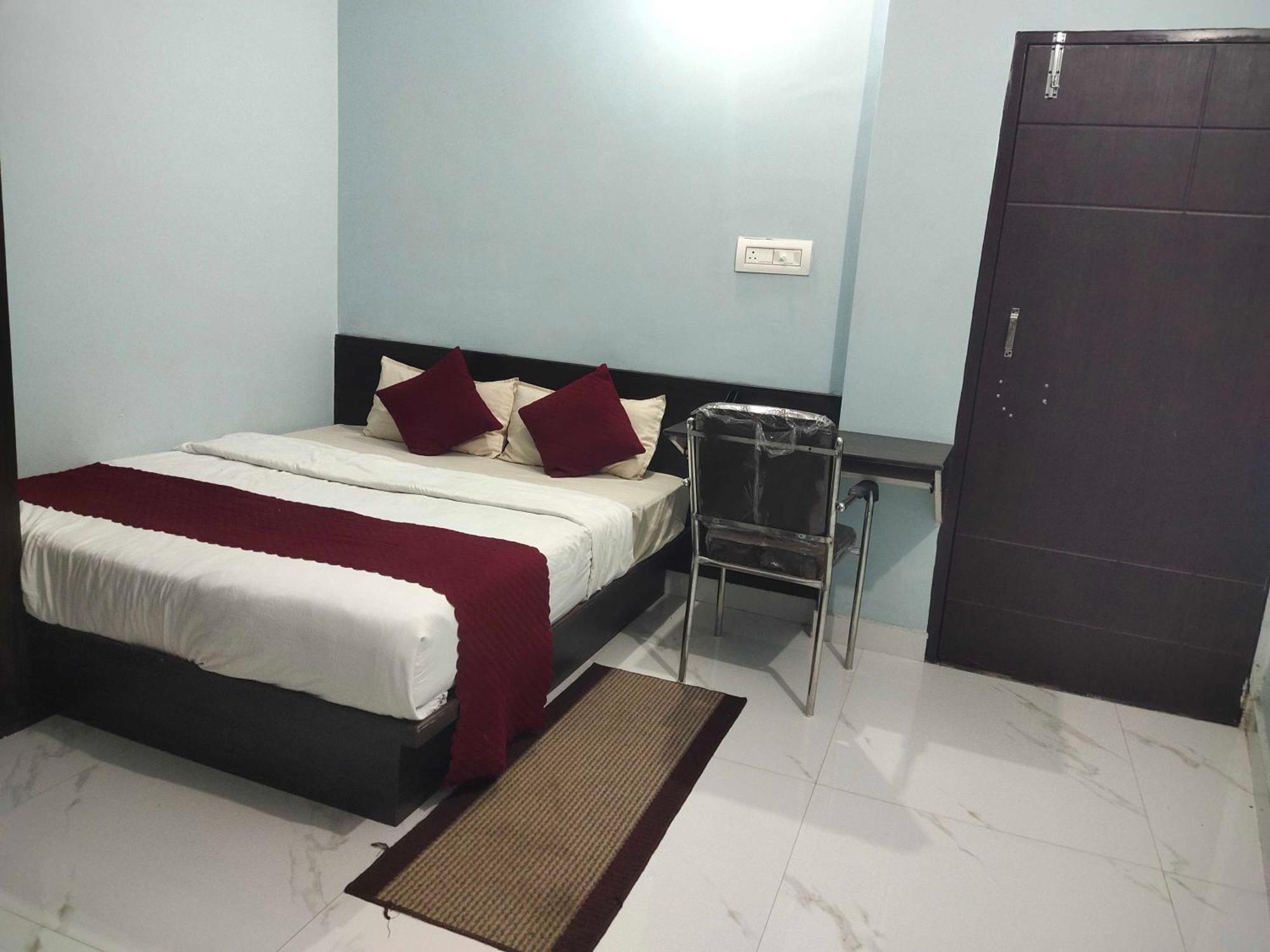 Hotel O Home Aditya Inn Suits Homestay Ayodhya Buitenkant foto